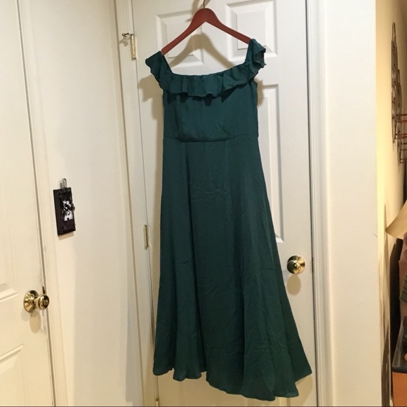 SOLD 🚫 ModCloth Ruffled Off-Shoulder Green Maxi Dress - Picture 4 of 5